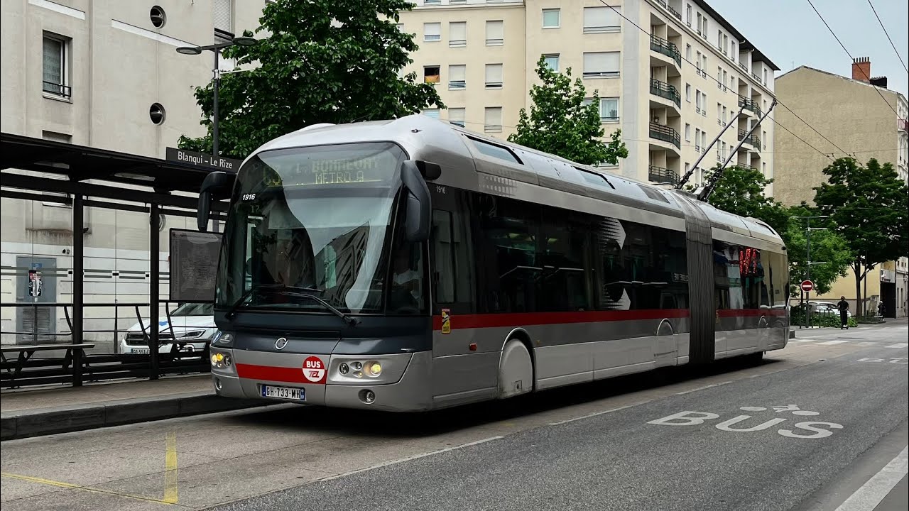 Trolleybus de Lyon passage de Cristalis ETB18 Sur la Ligne C3 du-réseau TCL