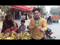 Daily Pakistan Interviews Elderly Lahori Women Who Sells Fruit to Earn Bread