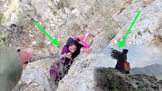 Mountain encounter: Mother being surprised in the mountain and Nargis being rescued by the operator