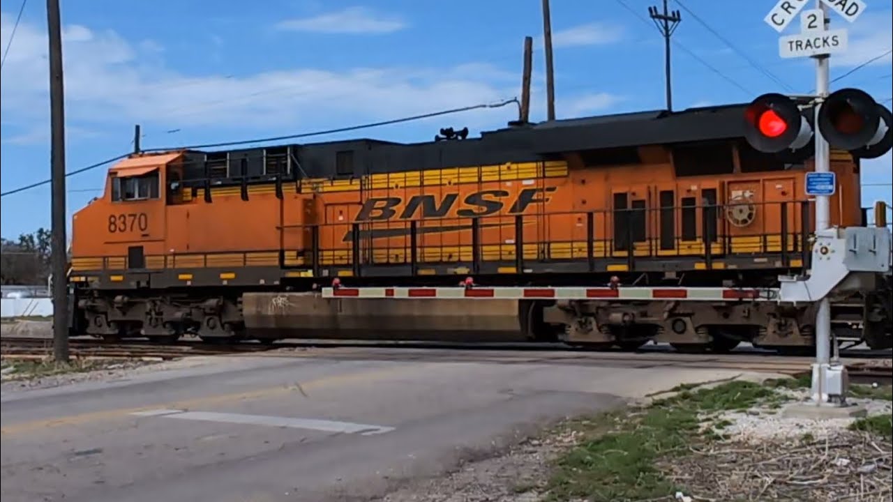 Railfan Capture #104: BNSF 8370