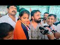 Under8 world champion charvi receives a thunderous reception at the bangalore airport