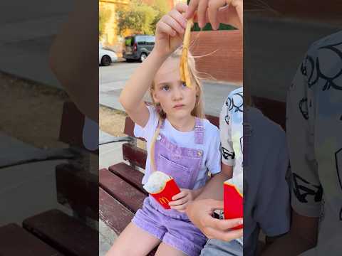 Кто победил в конкурсе на самую длинную картошку фри❓🤣🤫 #funny #fastpolina