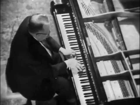 Lev Oborin plays Khachaturian Toccata - video 1967