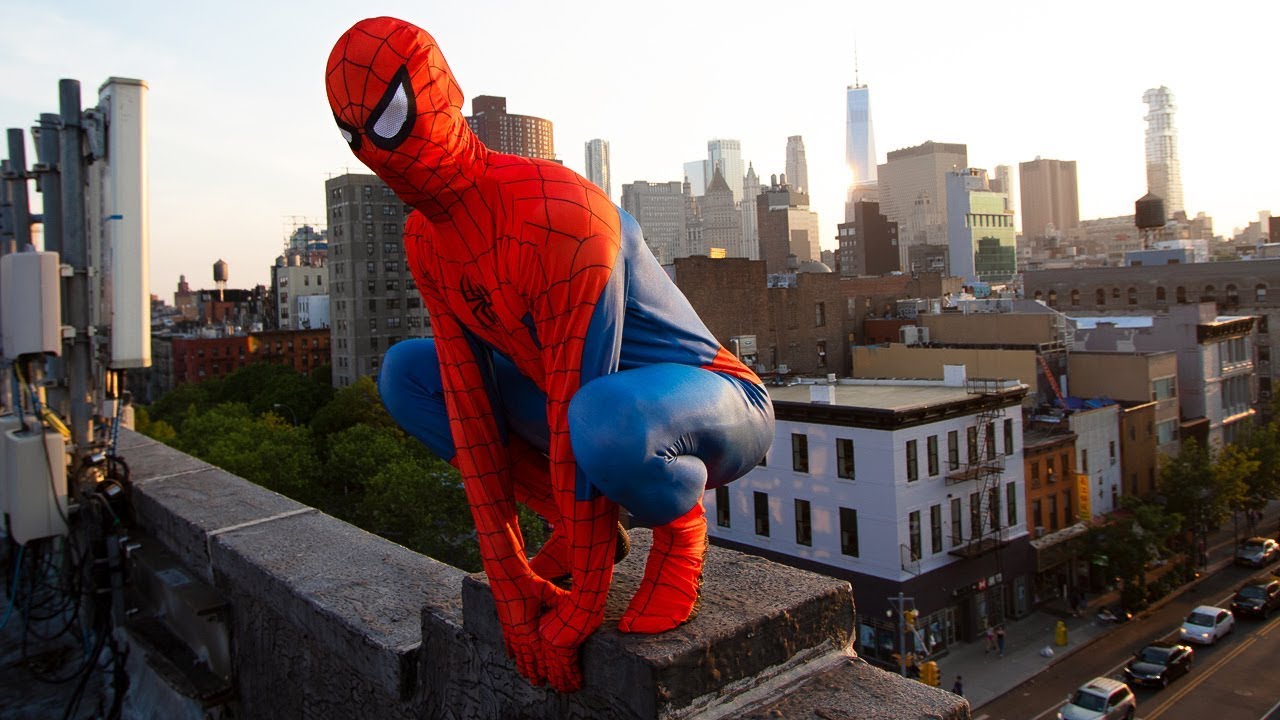 Real Life SPIDER-MAN Saves New York City! - YouTube