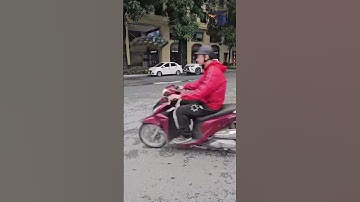 POV: Crossing the Street in Hanoi – No Rules, Just walk!