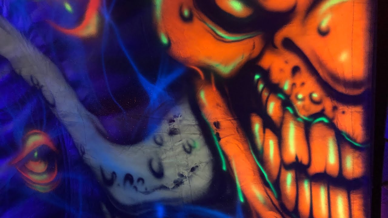 Rotton Manor, Holly, MI..airbrushing in black light the second spinning tunnel, Day 2!