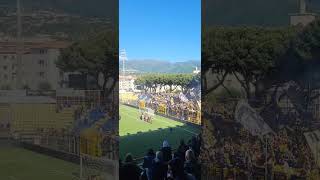 #serieb Juve Stabia ai #playoff, l'abbraccio della Curva Sud #perte #calcio #neiperte