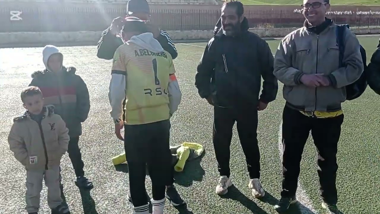 توزيع الجوائز على منشطا نهائي دورة الصداقة الكروية 