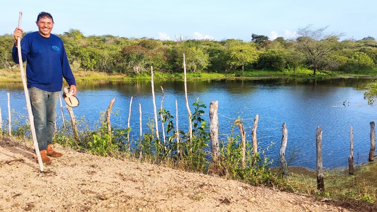 VENDE-SE UM SÍTIO MUITO BOM COM BARRAGEM,POÇO ARTESIANO,CASA,PALMA PLANTADA,E CERCADO 21HECTARES
