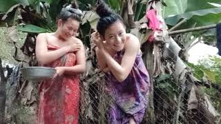 Nkauj Hmob Mus Da Dej Ua Si