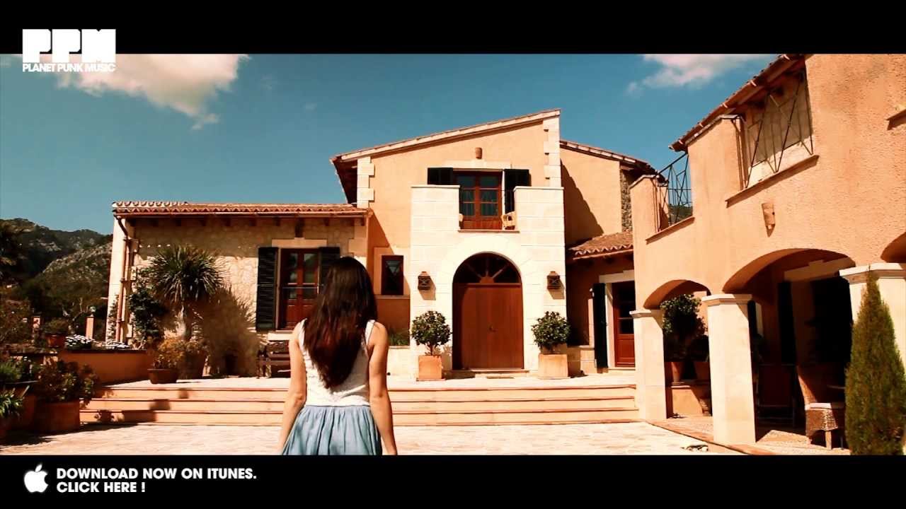 Lolita Jolie - Moi Lolita - CombiNation Remix (Video Edit)
