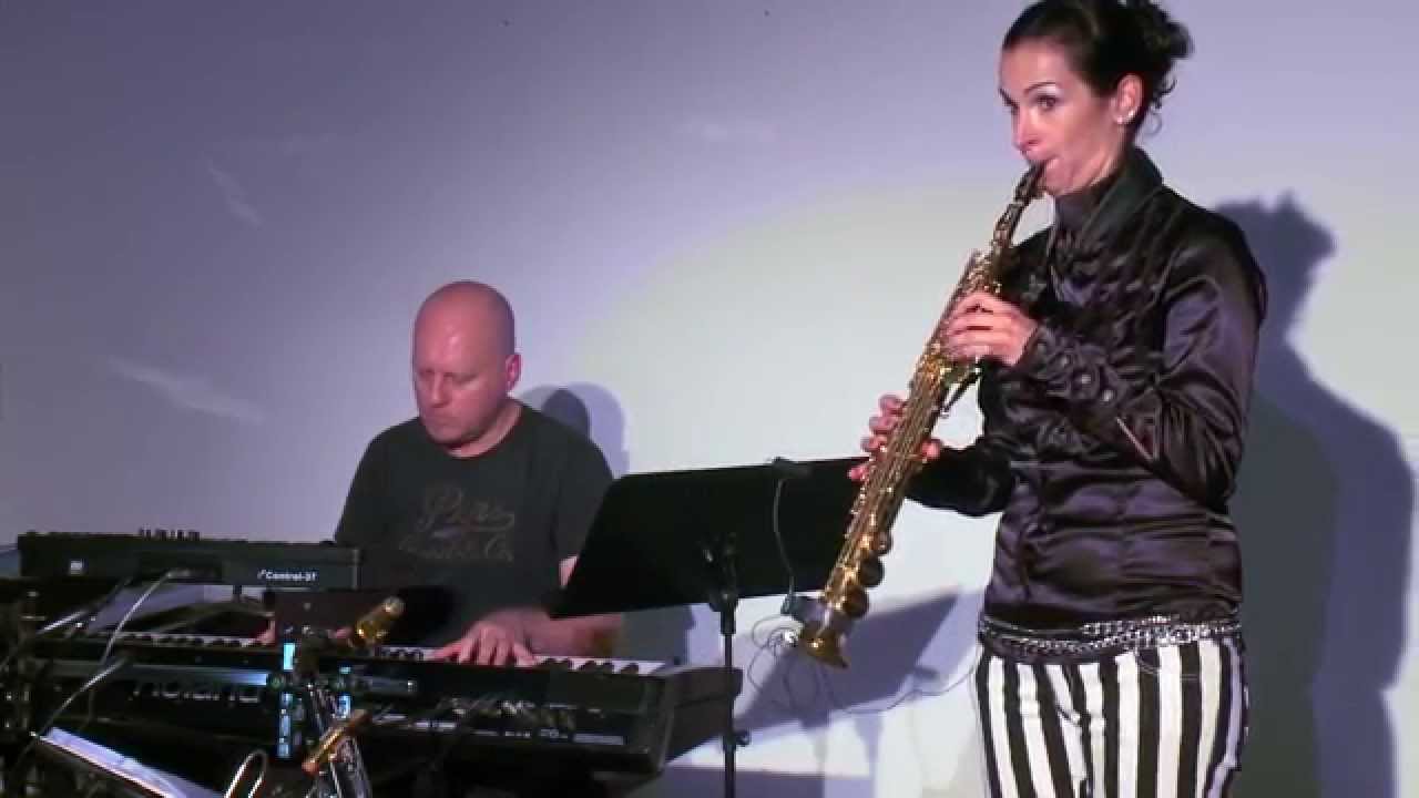 Angela Puxi meets Climatic feat. Ramesh Shotham - Abbracciami adlı videoyu YouTube'da izle Angela Puxi meets Climatic feat. Ramesh Shotham - Abbracciami adlı videoyu YouTube'da izle