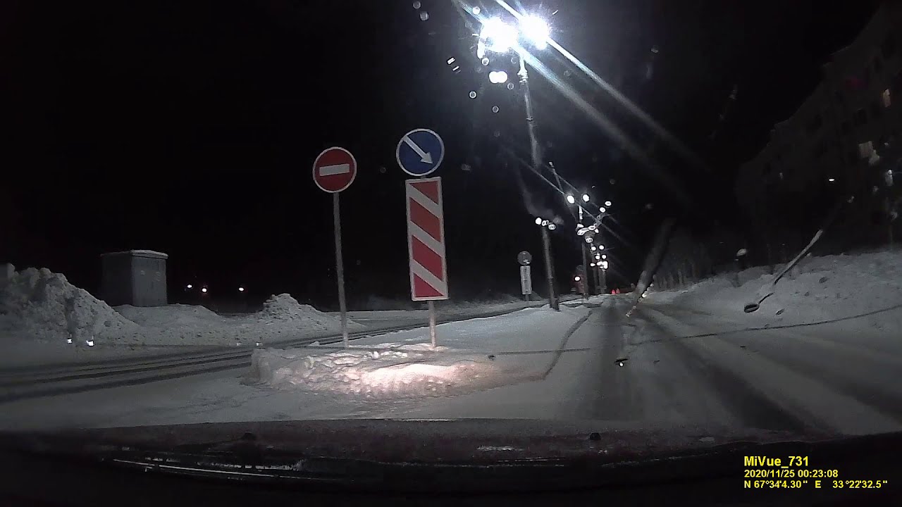 Иномарку намотало на столб