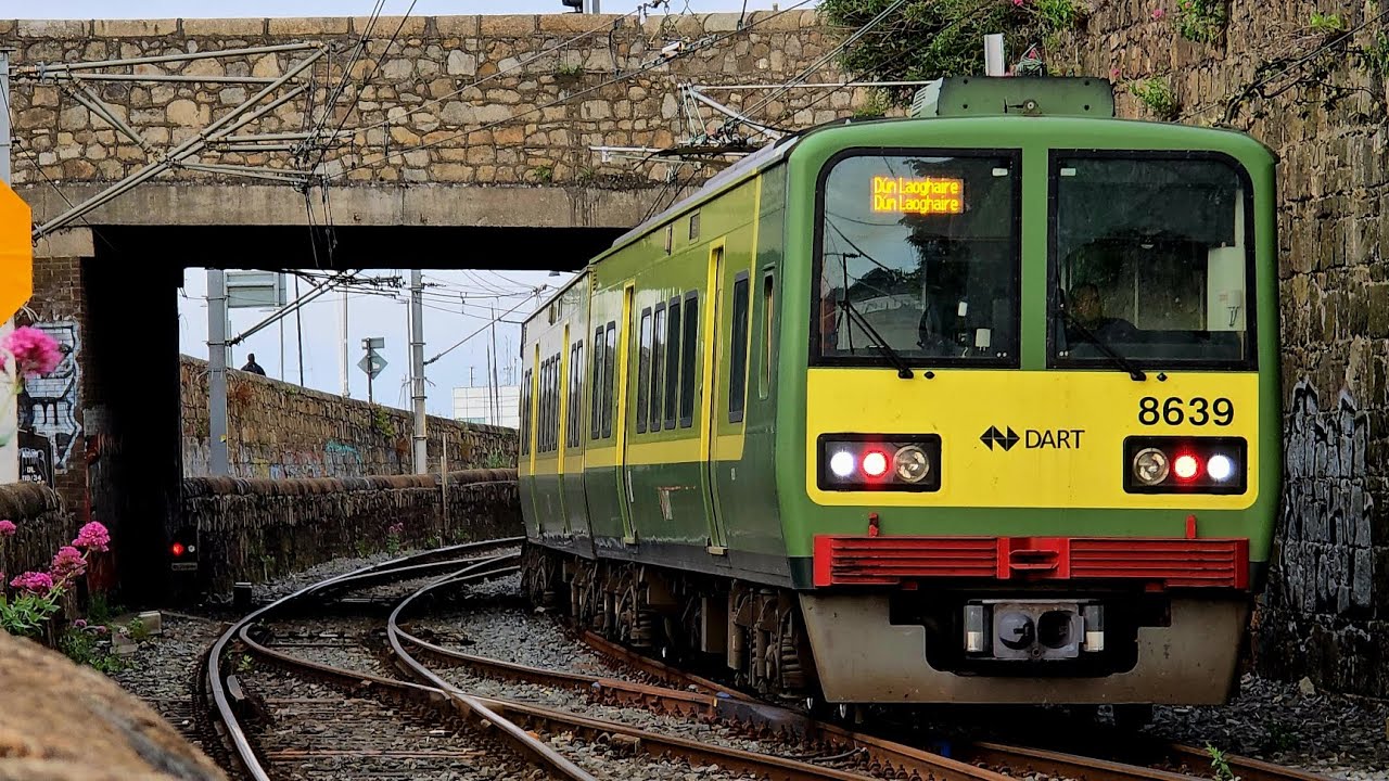 DART trains shunting at Dún Laoghaire between Signals DL29 and DL31 due ...