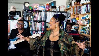 Video voorbeeld van "Lalah Hathaway: NPR Music Tiny Desk Concert"