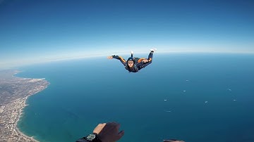 Tom skydiving and passing his aff course with www.learnskydiving.co.uk