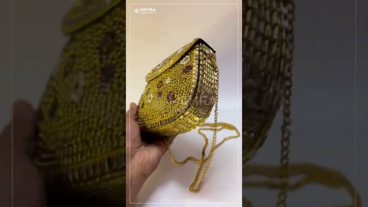 Kundan clutches #kundan #kundanbag #kundanclutches #partywearclutch