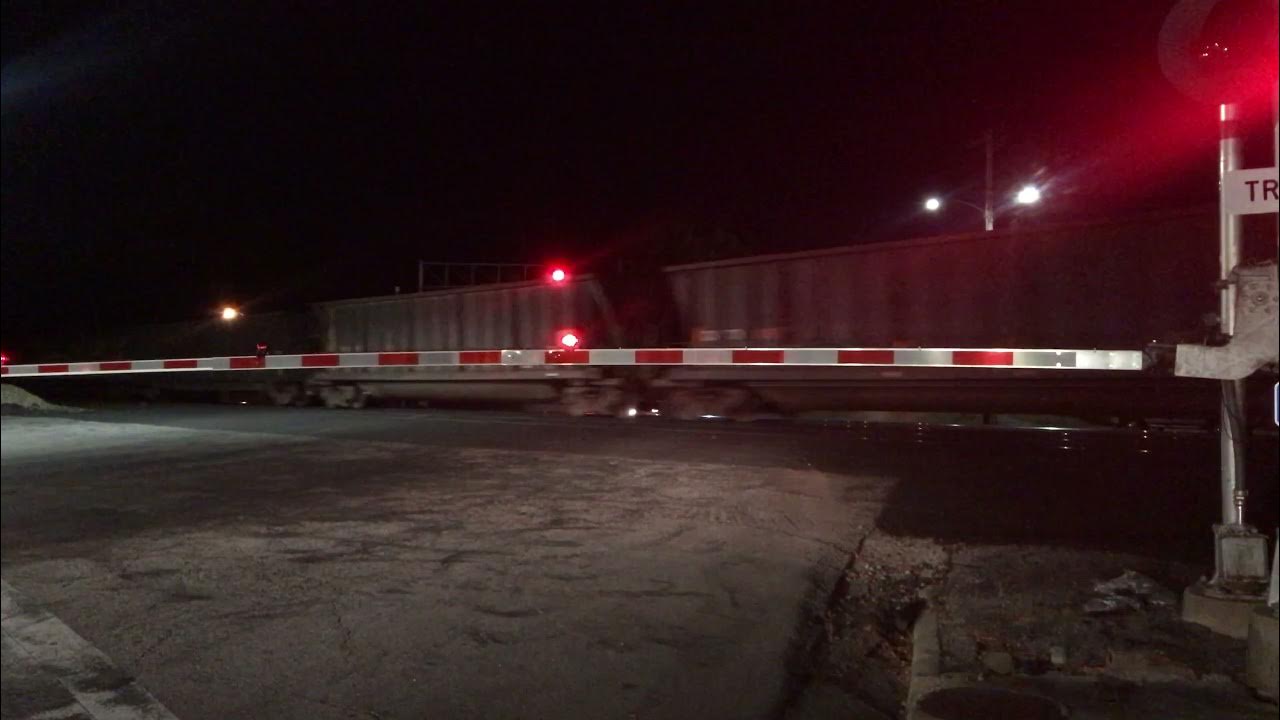 CSX Q491 hauls thru Kingstree SC at track speed YouTube