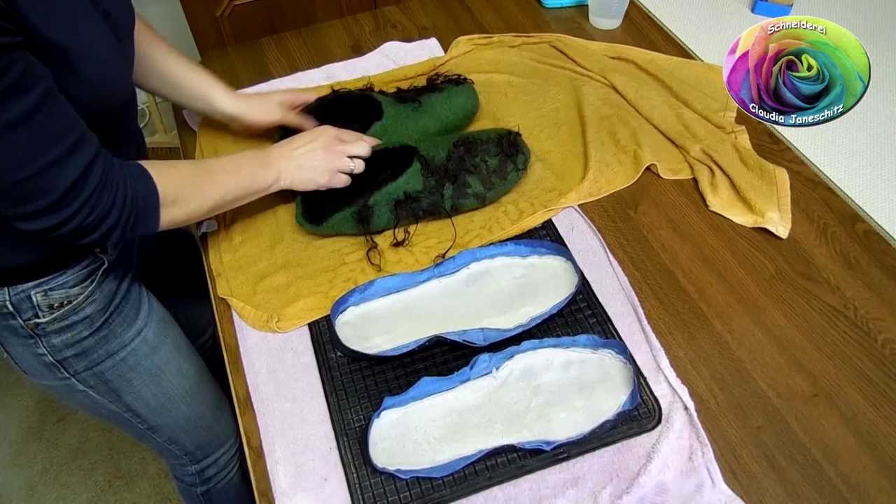 Filzen von Hausschuhen, Schneiderei Claudia Janeschitz