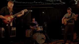 Video thumbnail of "Howl - YYANW! Live @ The Wheatsheaf"