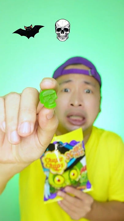 Scary Gummy Candy😱 #asmr #mukbang #eataccordingtoemoji #eatingvideo #gummy #candy