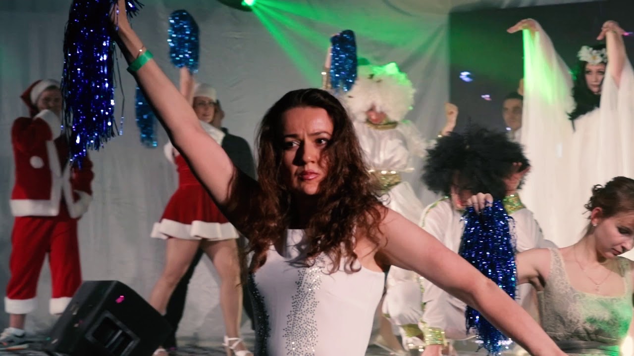 Ведущий ( режиссер) Андрей Луковников. Корпоративнивний мюзикл в стиле ...