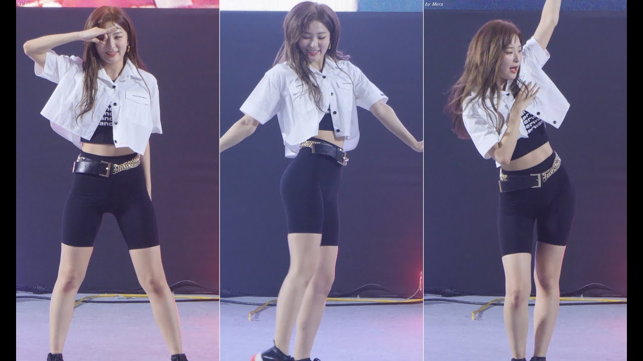 190721 레드벨벳 (Red Velvet)  LG V50 광고에 나오는 피카부 춤추는 [슬기] Seulgi 직캠 Fancam (LG V50 듀얼스크린으로한판붙자) by Mera