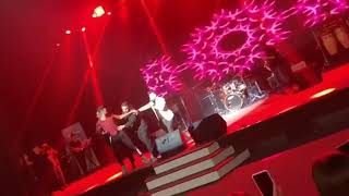 لە کۆنسێرتی نەڤید هەوادارێک هێرشی دەکاتە سەرhawler 2019 navid zardi concert