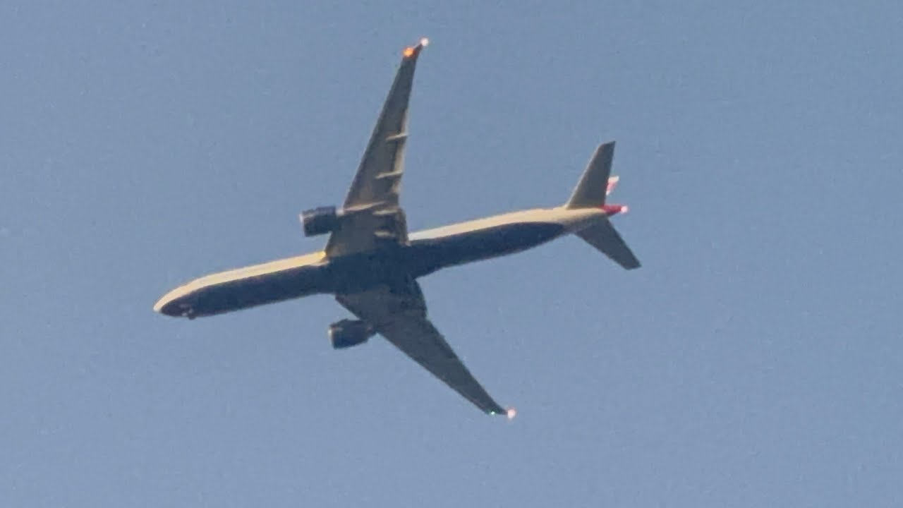 British Airways Boeing 777-300(ER) (BA115, G-STBN) landing to JFK Airport from LHR