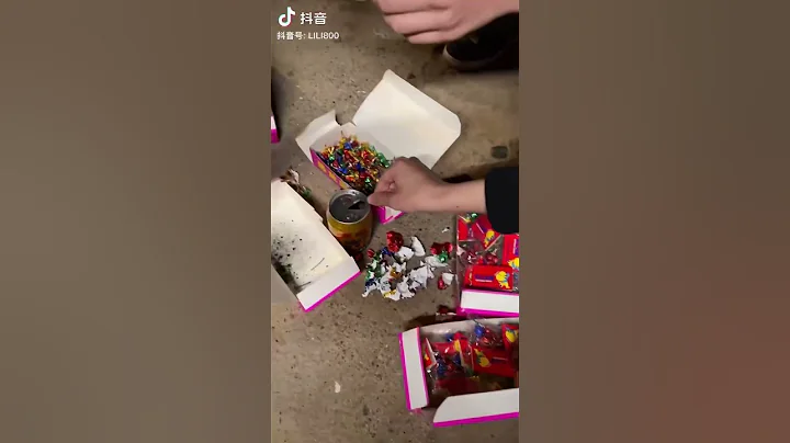 漂亮的￼烟花 - 天天要闻
