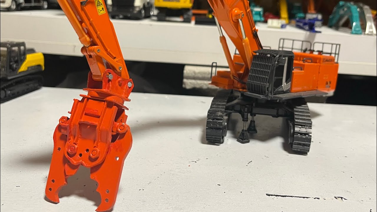 コマドリ日立建機ZAXIS1000k-3組み立て - YouTube