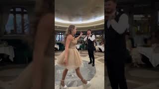 У жениха и невесты тоже был зажигательный танец 💃