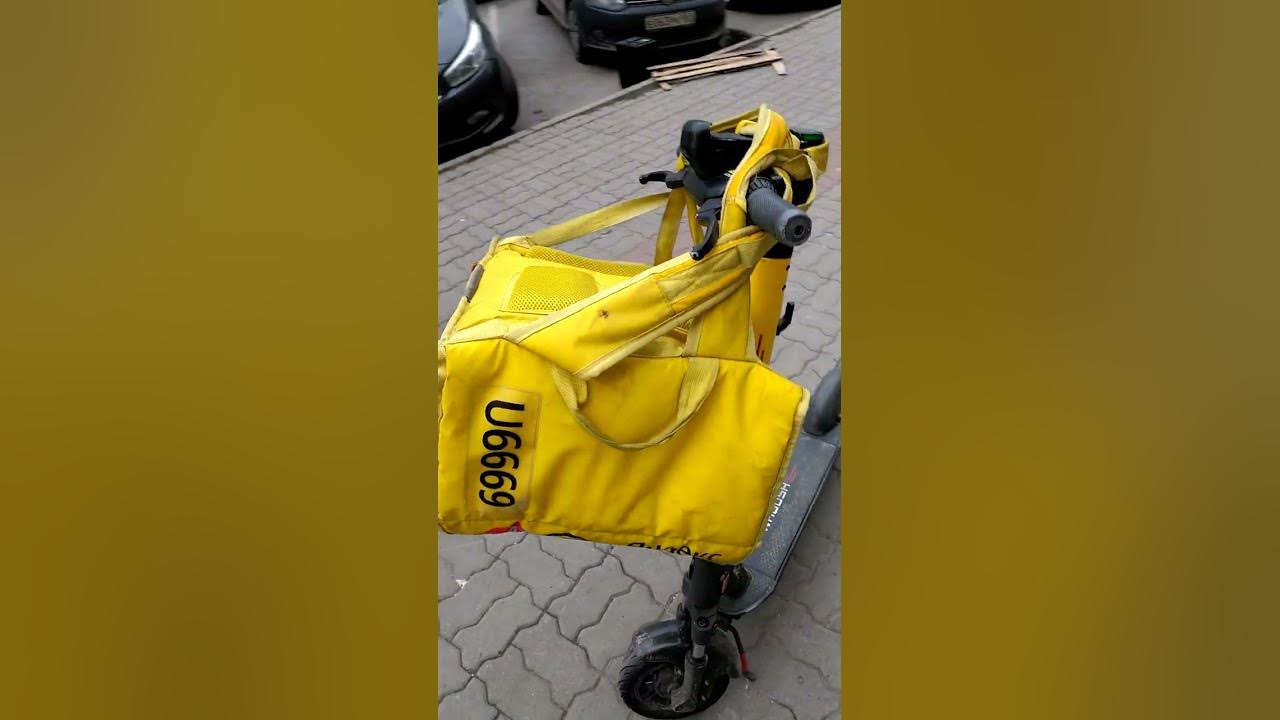 Как везти пиццу на самокате - YouTube