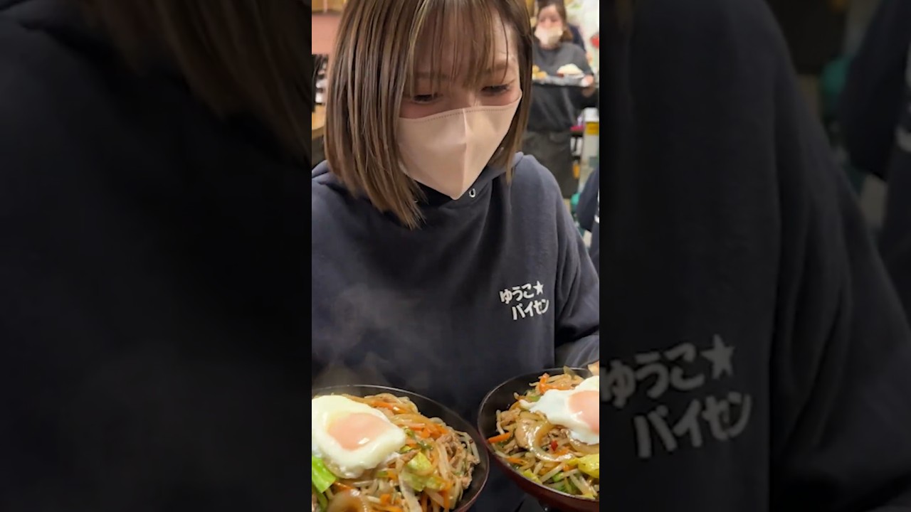 I am your SENPAI! Gyaru cooks and runs busy Japanese Restaurant