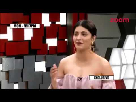 😱Shruti hasan nipple slip during live interview😱😱😱।Embarrassing moment of Superstar