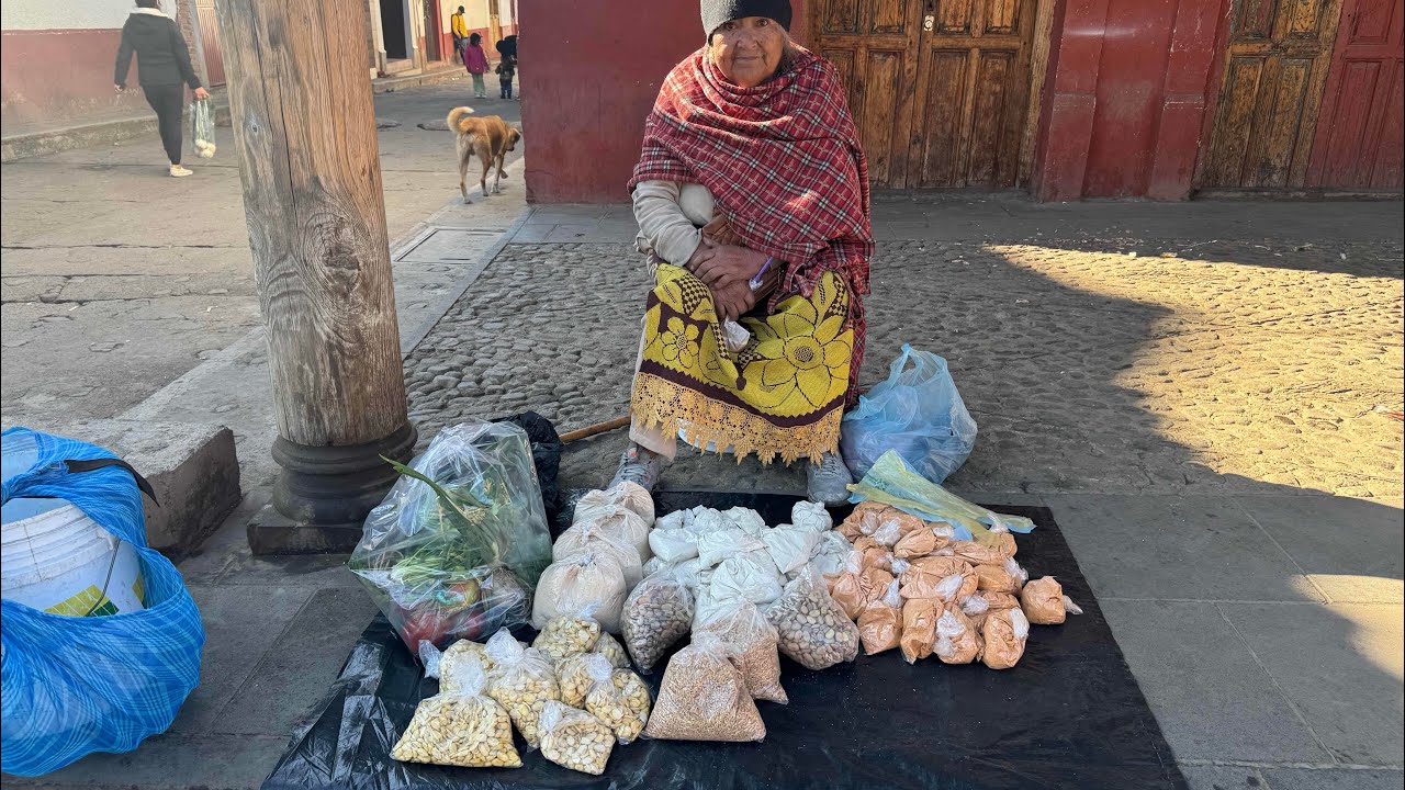 Santa Fe de la Laguna  Michoacán #Anakristy #plaza #comercio 🇲🇽❤️