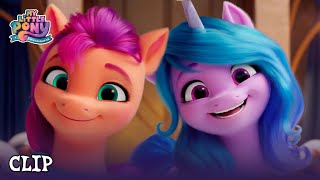 Sunny and Izzy meet the Royal Family of Zephyr Heights | My Little Pony: A New Generation [HD]