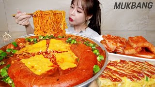 SUB) SPICY BUDAE JJIGAE KIELBASA SAUSAGE STEW WITH ROLLED OMELET KOREAN FOOD REAL SOUND ASMR MUKBANG