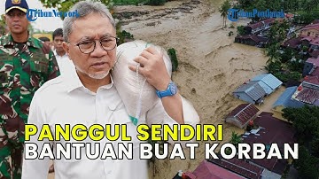 MENKO PANGAN ZULKIFLI HASAN PANGGUL SENDIRI BANTUAN BERAS BUAT KORBAN BENCANA