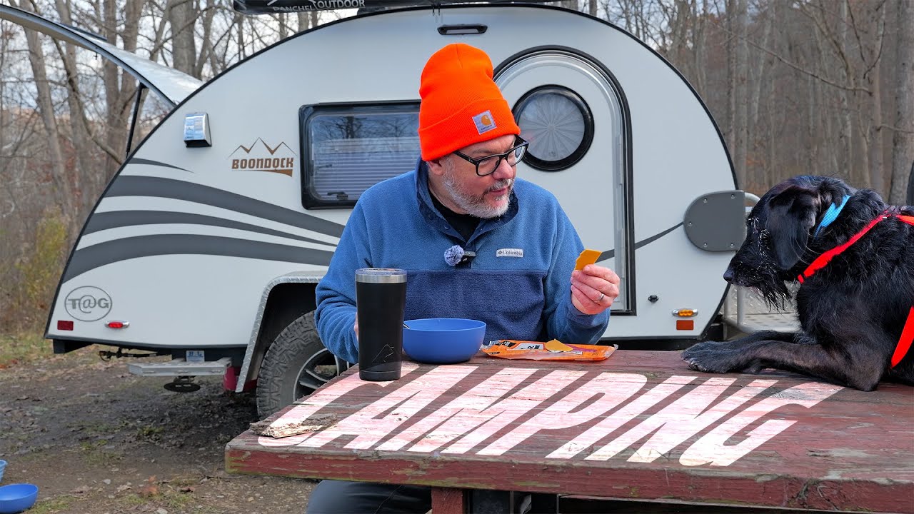 Ноябрьский дождь в капле | Штормовой осенний поход с моей собакой