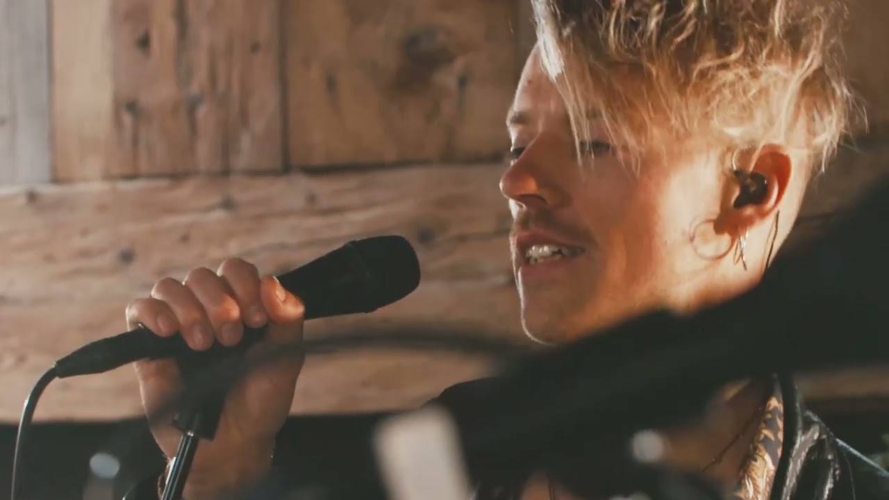 The Souls - Heat Of The Moment