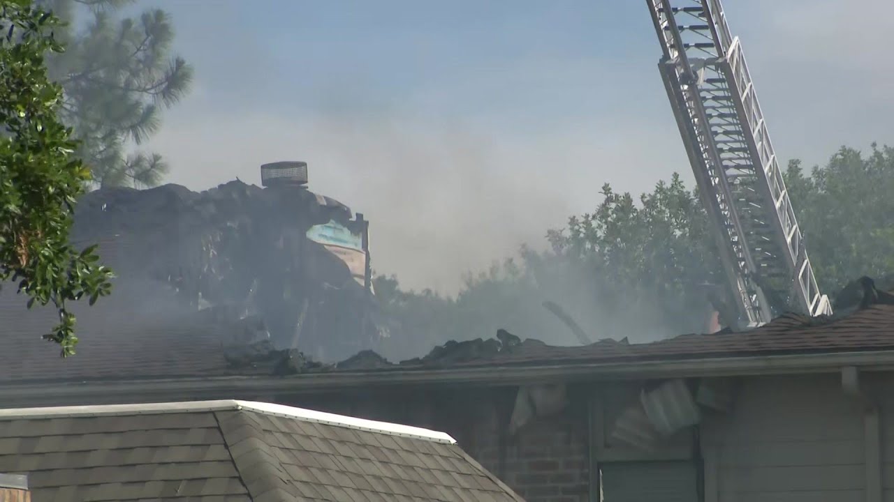 Crews battle apartment fire in southwest Houston Thursday afternoon YouTube