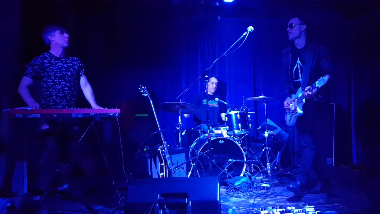 Holy Wow! - Looking for love (live @Golden Sounds)