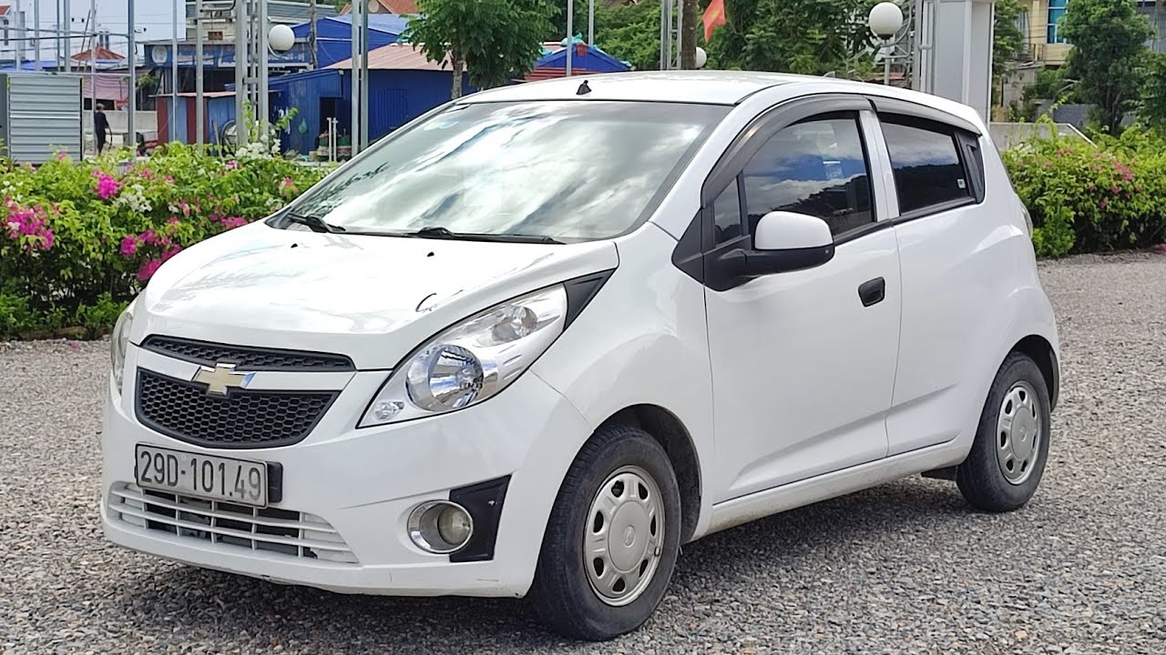 Bán Chevrolet Spark Van 10 AT đời 2011 màu trắng nhập khẩu giá 145tr