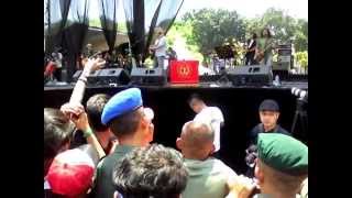 TIKUS KANTOR iwan fals @konser HUT TNI ke 69