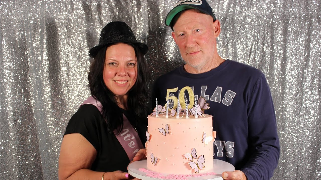 Photo booth as a birthday gift — such a fun touch and made for some unforgettable memories 📸🎉.