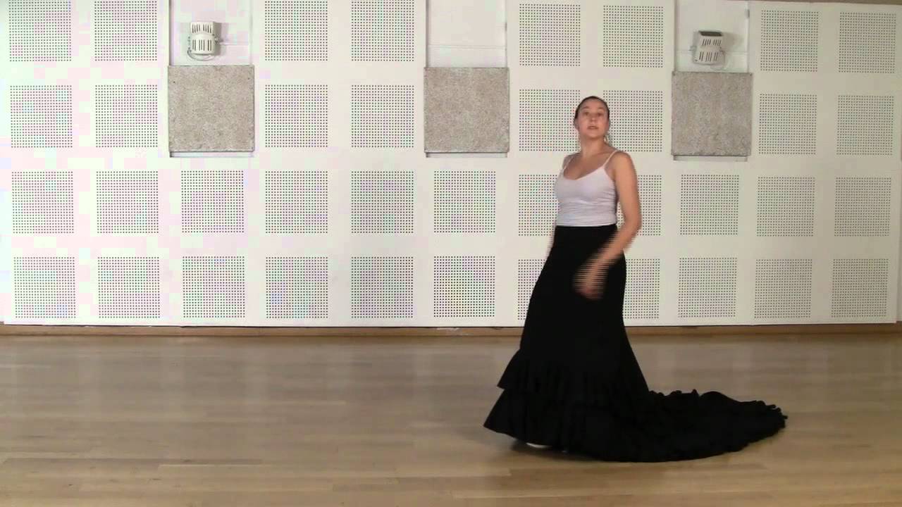 Técnica avanzada de bata de cola flamenca: Vuelta quebrada por detrás