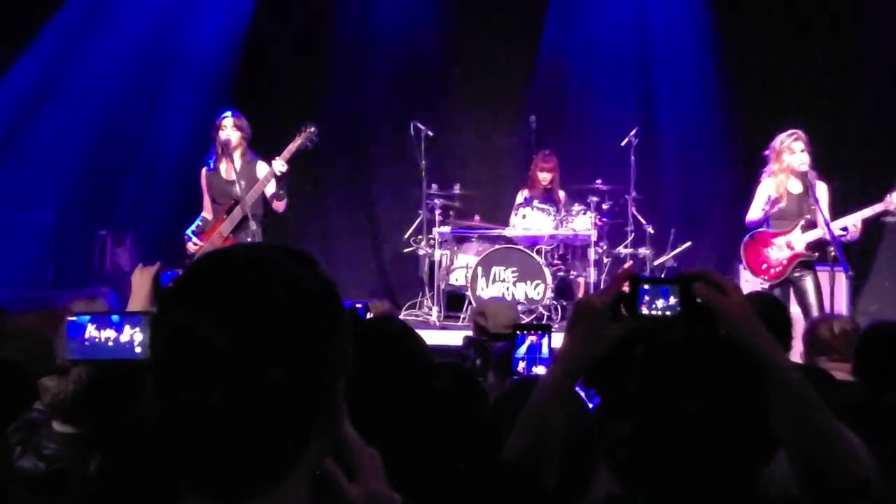 The Warning - Enter Sandman - Gramercy Theater NYC 5/6/22 - YouTube