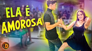 ELA É AMOROSA - DANÇANDO FORRÓ NO BAILÃO DO BONDE SERTANEJO - BARQUINHA DE OURO (XOTE)