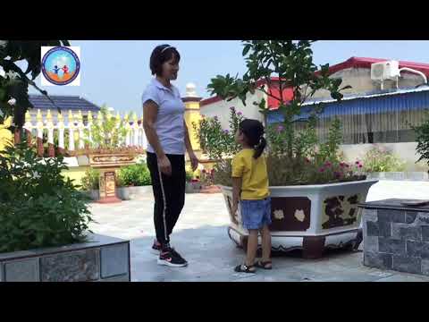 Dạy trẻ: Thể dục buổi sáng cây cao cây thấp Độ tuổi: 24 -36 tháng